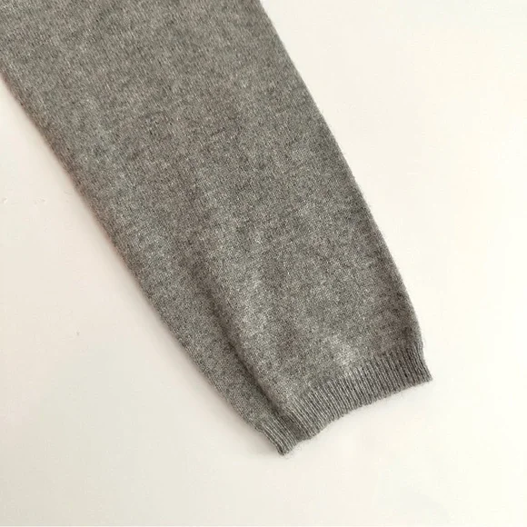 EUC Danielle Martin 2-Ply Cashmere V-Neck Sweater - Gray - Picture 4 of 4